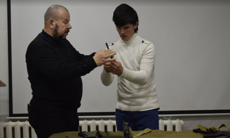 Экскурсия в Сургутский центр патриотического воспитания «Саланг».